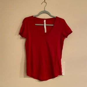 🍋 NWT Lululemon Love Tee V Neck Dark Red